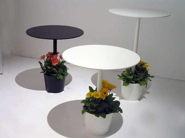 tafel met plantenbak in één